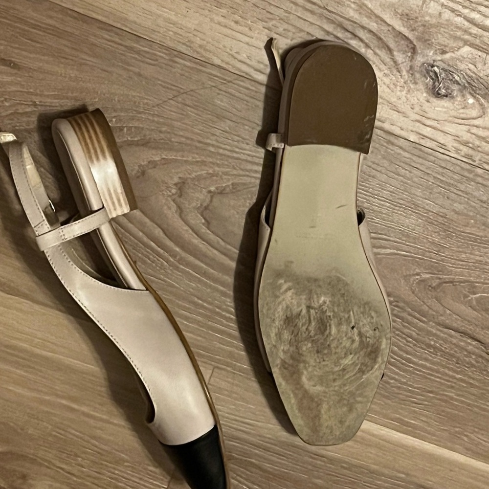 Elegant Women's Two-Tone Flats
